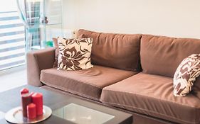 Comfortable,Sunny Apartment In Athens Center